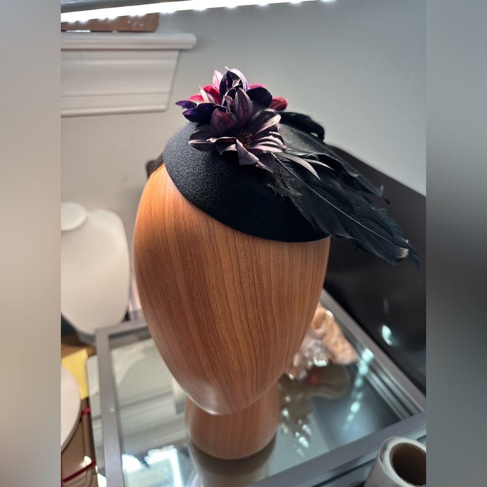 DARK PURPLE AND BLACK  FASCINATOR hat / hair  Accessories - Picture 5 of 14